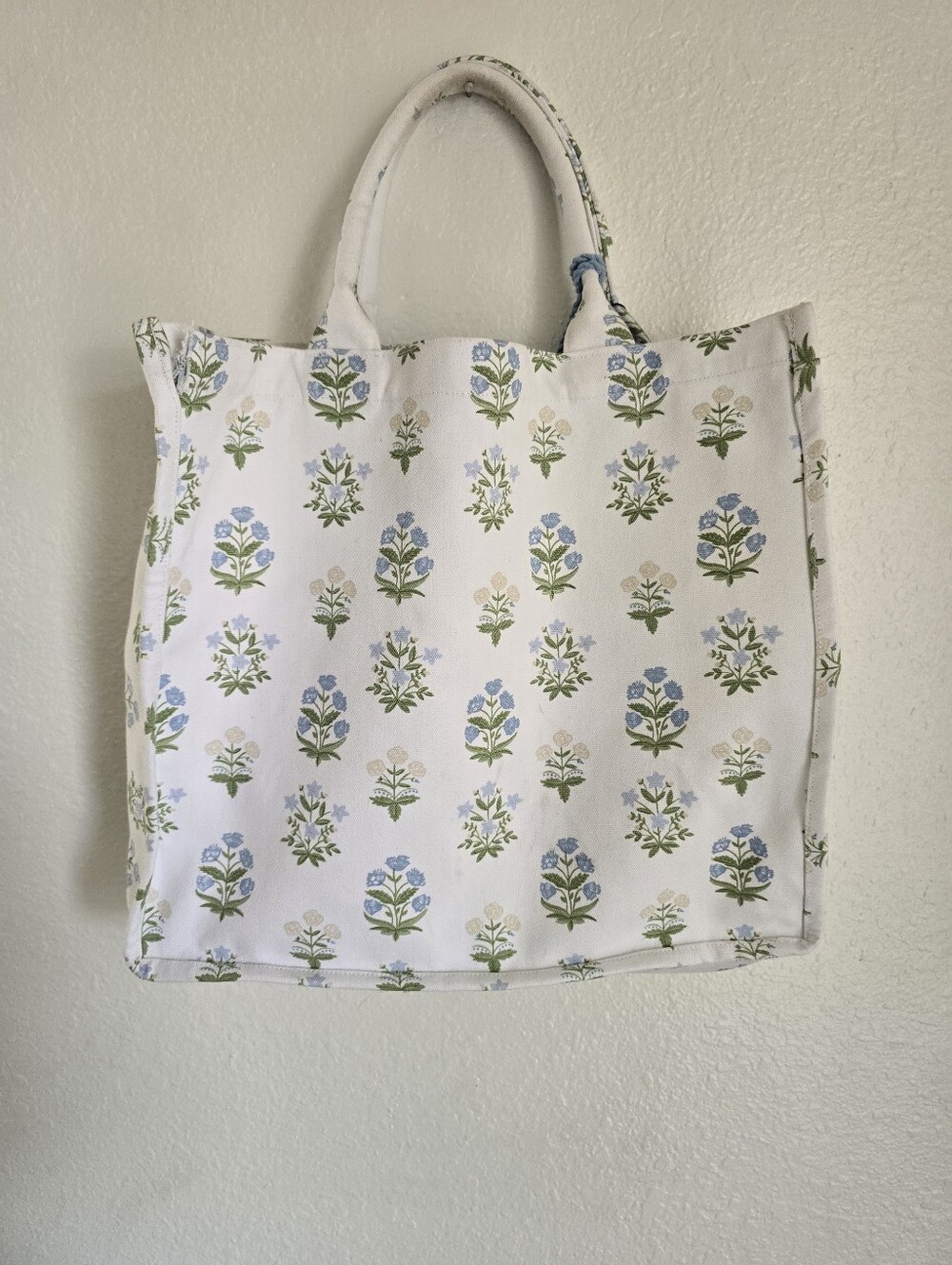 Studio Montrose Floral Reusable Tote Bag - White with Blue & Green Print NWT - Picture 6 of 6